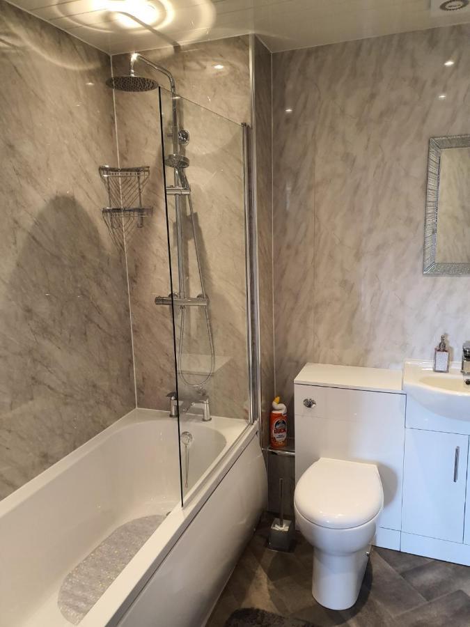 The Bell Apartment. Modern, Stylistic & Luxurious Falkirk Extérieur photo
